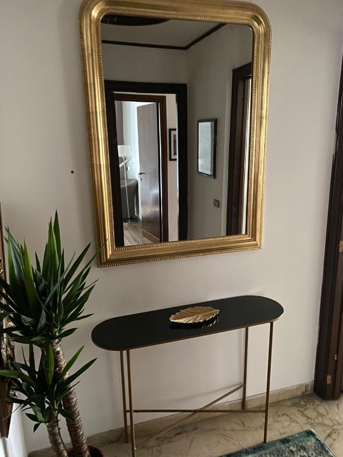 Eur Centro Lux Apartment Con Camino Rom Exteriör bild